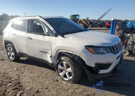 2019 Jeep Compass Latitude из США, поврежденный, VIN 3C4NJDBB5KT601483